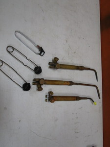 lot 108 image: Torch Heads