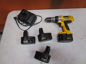 lot 112 image: 14.4v DeWalt Drill, Batteries, Charger