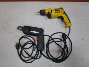 lot 122 image: (2) Drills