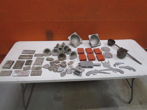 lot 138 image: Misc Smelting Items & Molds