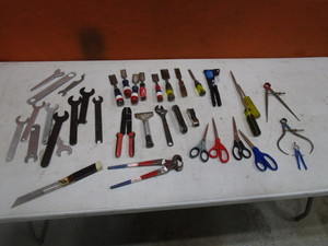 lot 165 image: Misc Tools