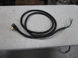 lot 232 image: 220v Power Chord