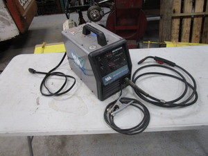 lot 10 image: Weldmark 135 Plus 110v Welder