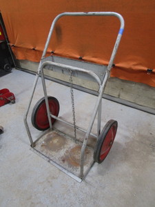 lot 17 image: Torch Cart & Misc Torch Tips