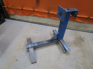 lot 19 image: Heavy Duty Engine Stand