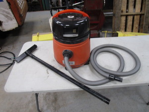 lot 21 image: Fein Shop Vac