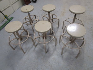 lot 57 image: (6) Adjustable Height Shop Stools