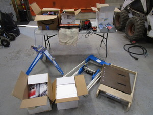 lot 66 image: Pitsco CO2 Racetrack, Cars, Cartridges