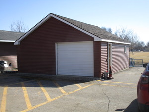 lot 1 image: 2 Stall 22x26 Garage