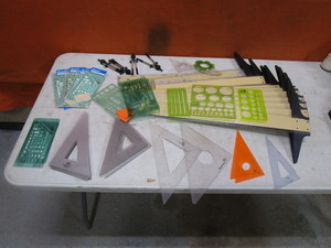 lot 213 image: Drafting Items