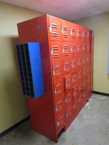 lot 38 image: Double Sided Locker Unit 24x84x78