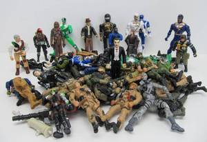 Large Lot of Assorted 90s-2000s Action Figures