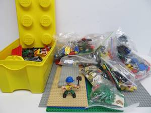 Large Group of Vintage etc LEGO wMany Figures