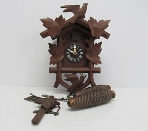 Vintage Black Forest Cuckoo Clock w Weights