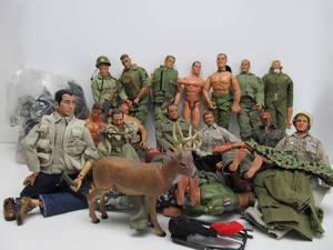 LARGE Lot of 12 GI JOE Action Figures &amp Accessories