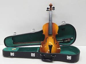 Vintage Violin wCase - Made in Canada - Missing a few Strings