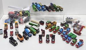Large Lot of THOMAS the Train Cars &amp Accessories