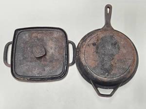 2 Pieces of Cast Iron Cookware wLids
