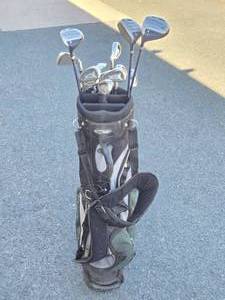 Set of Tech Edge Golf Clubs wBag