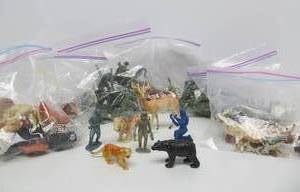 Large Group of Vintage Toy Soldiers Animals etc
