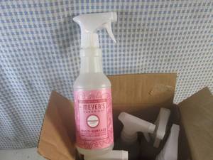 lot 34 image: (CS) 6 Spray Bottles of Peppermint ...