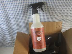 lot 35 image: (CS) 6 Spray Bottles of Gingerbread...