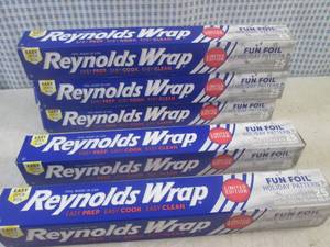 lot 60 image: (EC1) 5 Rolls of Reynolds Wrap Alum...