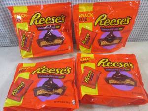 lot 210 image: (B-1) 4 Bags of Snack Size Reeses C...