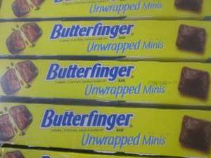 lot 220 image: (B-2) 9 Boxes of Butterfinger Unwra...