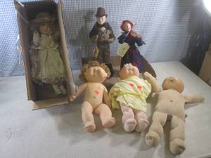 lot 84 image: (EW5) Vintage Dolls...