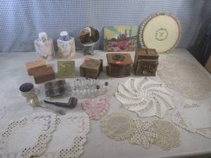 lot 89 image: (A-3) Assortment of Vintage Smalls...