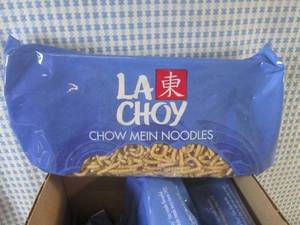 lot 250 image: (B-4) 6 Bags of La Choy Chow Mein N...