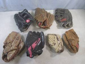 lot 97 image: (EW3) Assorted Vintage Baseball Glo...