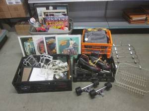 lot 100 image: (EW5) Lot of Misc This and That See...