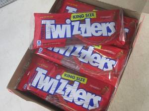 lot 273 image: (B-3) 15 King Size Strawberry Twizz...