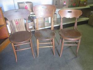 lot 124 image: (RMC) 3 Vintage Wood Chairs...