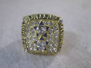 lot 145 image: (CNTR) Replica Dallas Cowboys #12 R...