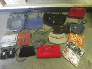 lot 154 image: (EW5) Assorted Purses Bags Etc...