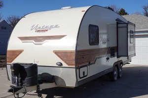 2018 Vintage Cruiser “Vintage Woody” by Gulf Stream Model 23RSS