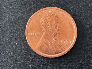 1 Ounce .999 Fine Copper Round 1909-S V.D.B. Lincoln Cent