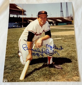 lot 27 image: Brooks Robinson Autographed 8x10 Baseball Photo