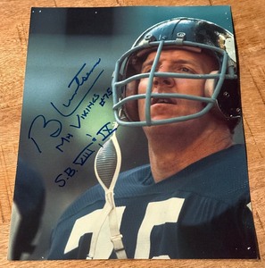 lot 80 image: Mom Lurtsema Autographed 8x10 Minnesota Vikings Football 8x10 Photo