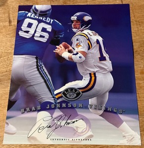 lot 90 image: Brad Johnson Autographed 1997 Leaf Authentic Signatures Minnesota Vikings Oversized Football Card