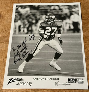 lot 106 image: Anthony Parker Autographed 8x10 Minnesota Vikinfs Football Photos