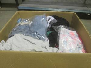 (EW6) Big Box of Assorted New Cloth...