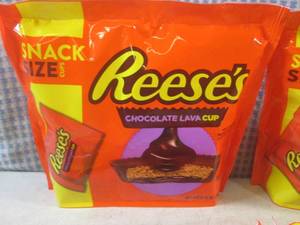 (C-1) 4 Snack Size Cups Reeses Choc...