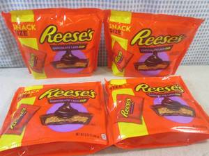 (C-1) 4 Snack Size Cups Reeses Choc...