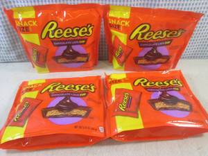 (C-1) 4 Snack Size Cups Reeses Choc...