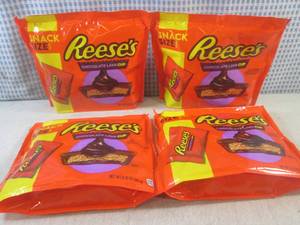 (C-1) 4 Snack Size Cups Reeses Choc...