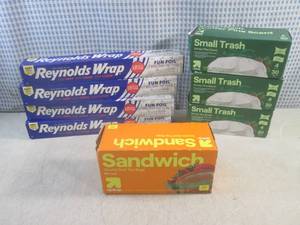 (CS) 4 Rolls of Aluminum Foil, Box ...